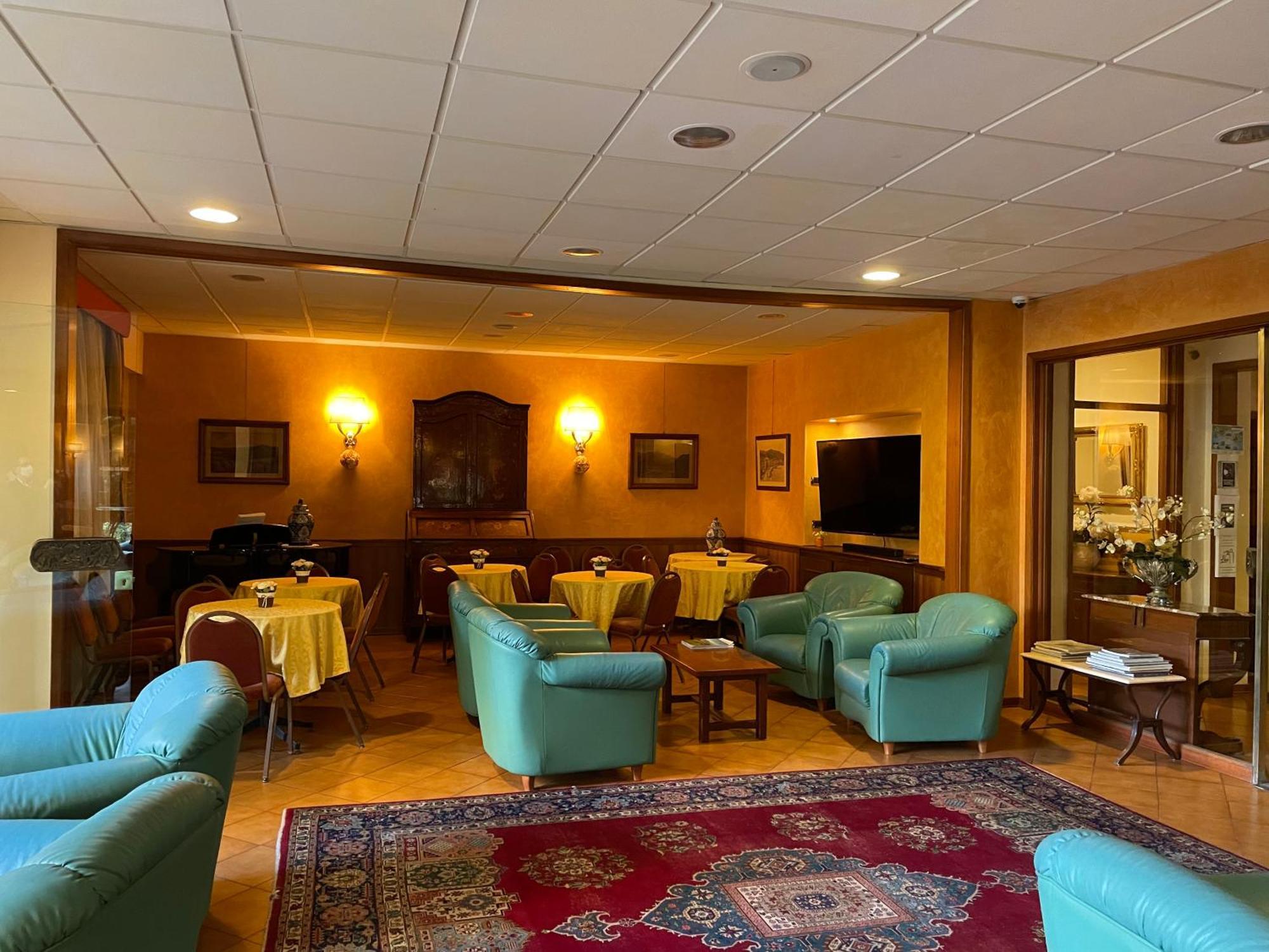 Hotel Mondial Rapallo Bagian luar foto