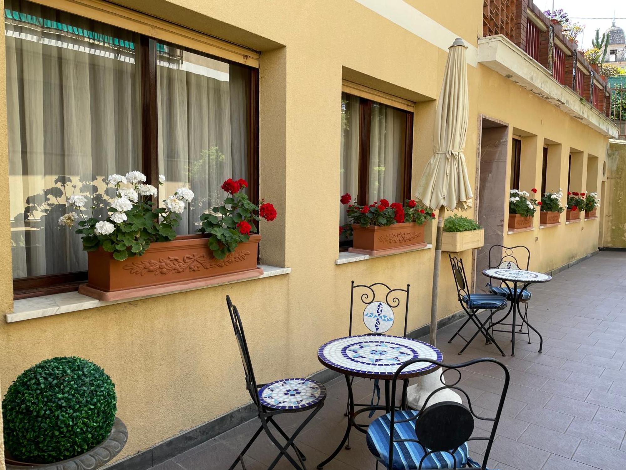 Hotel Mondial Rapallo Bagian luar foto